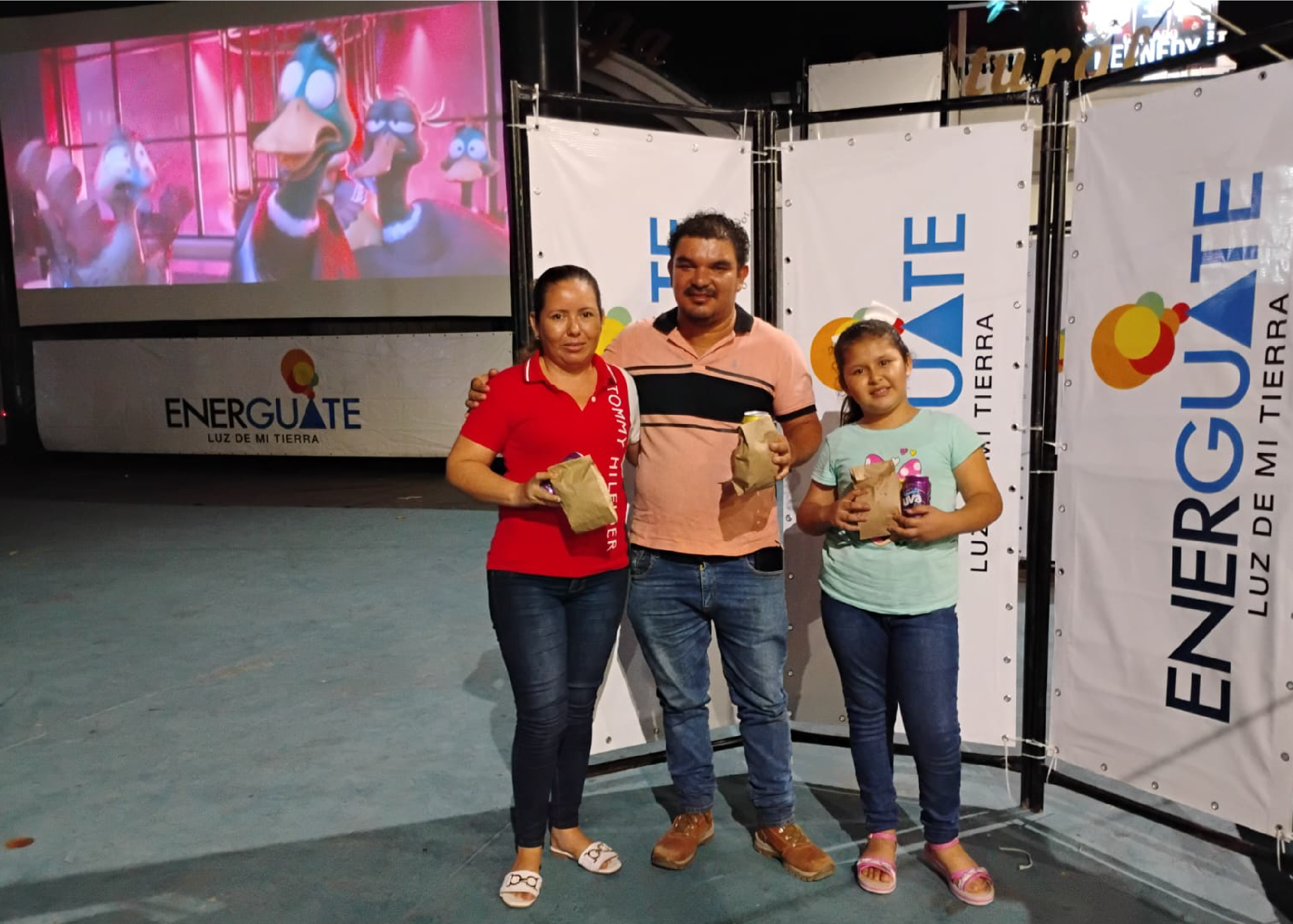 Conectando comunidades con nuestro CineMóvil